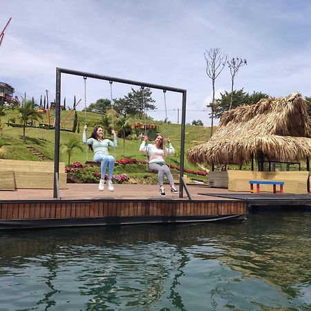 Hotel Aguas Abiertas Guatapé エクステリア 写真
