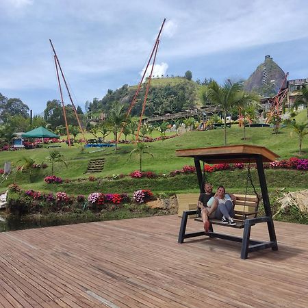Hotel Aguas Abiertas Guatapé エクステリア 写真