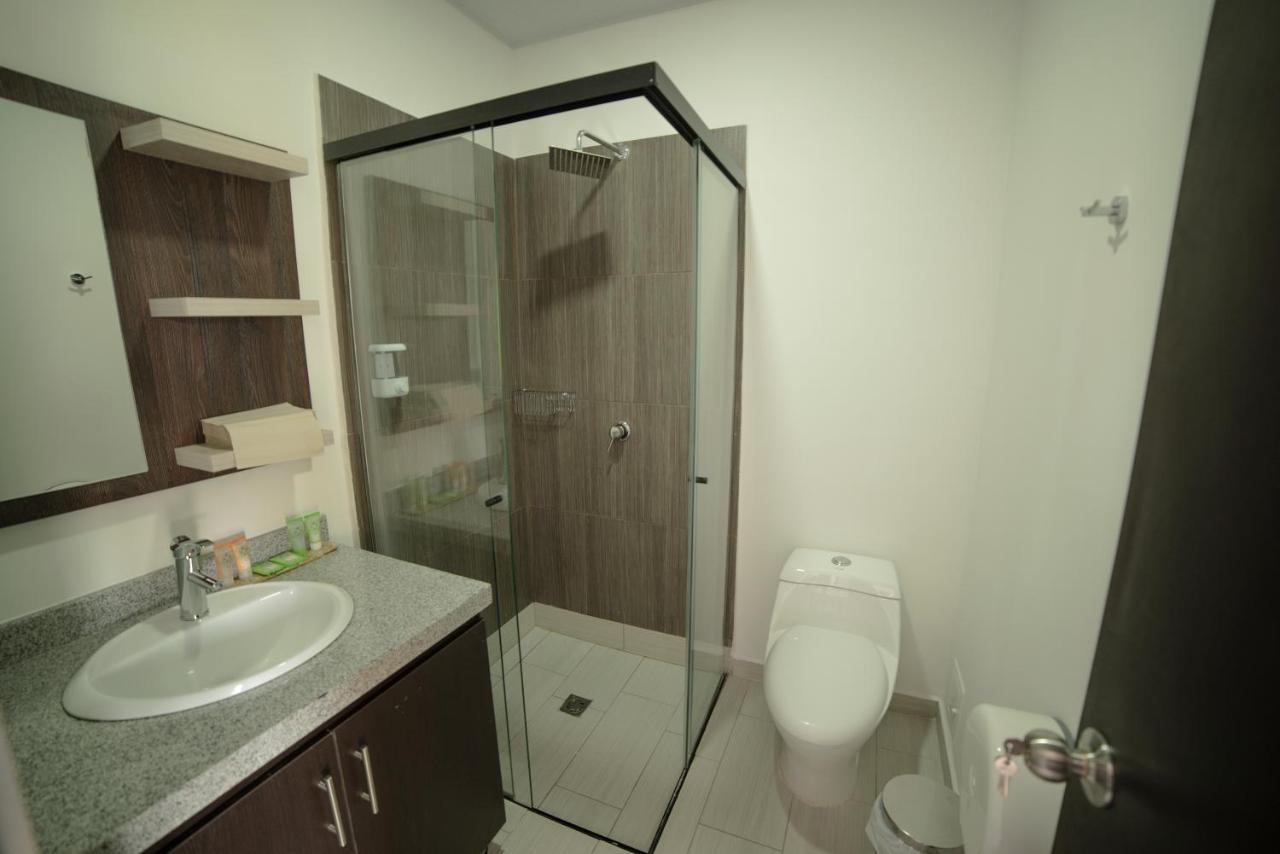 Hotel Aguas Abiertas Guatapé エクステリア 写真