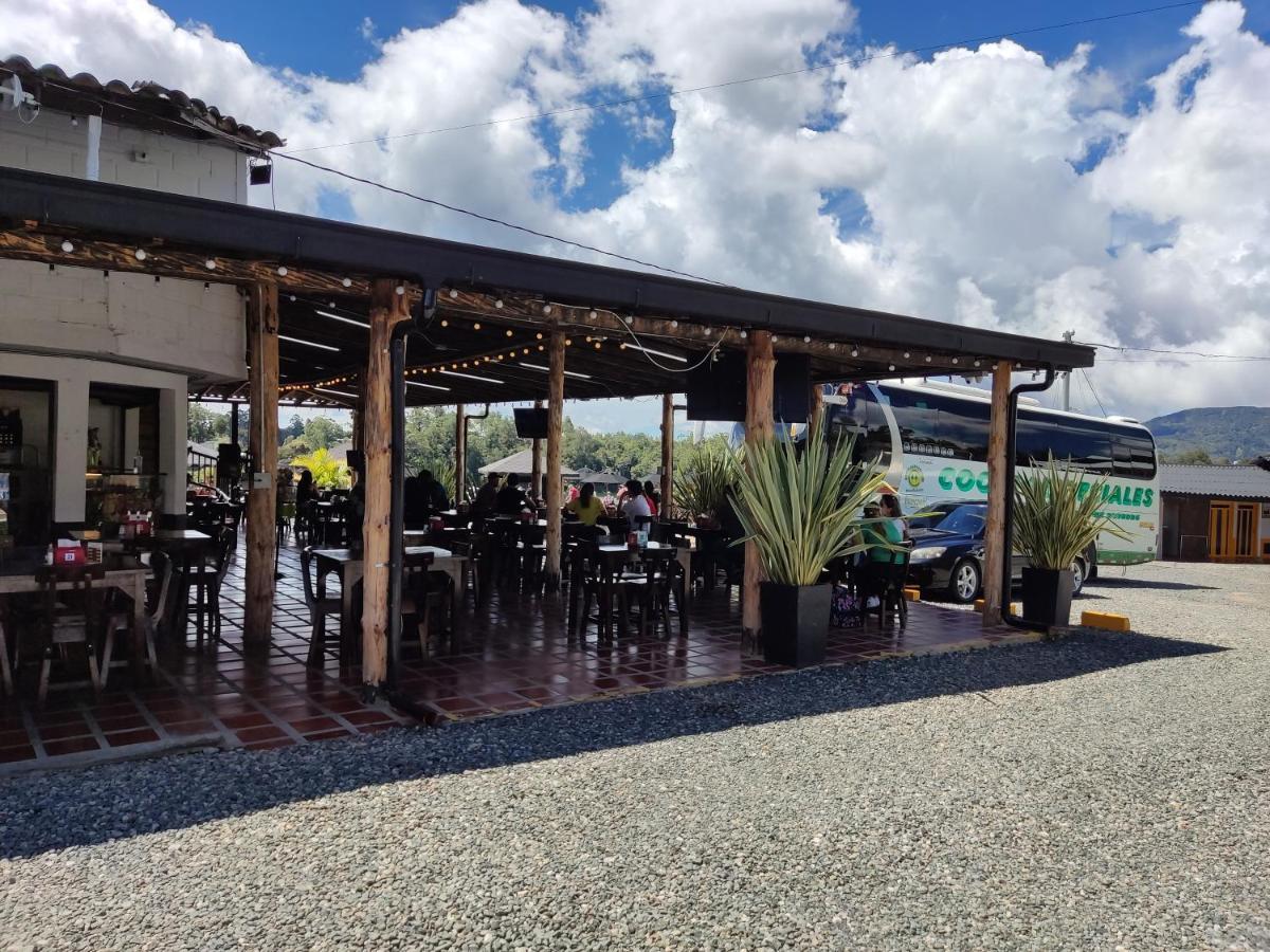 Hotel Aguas Abiertas Guatapé エクステリア 写真