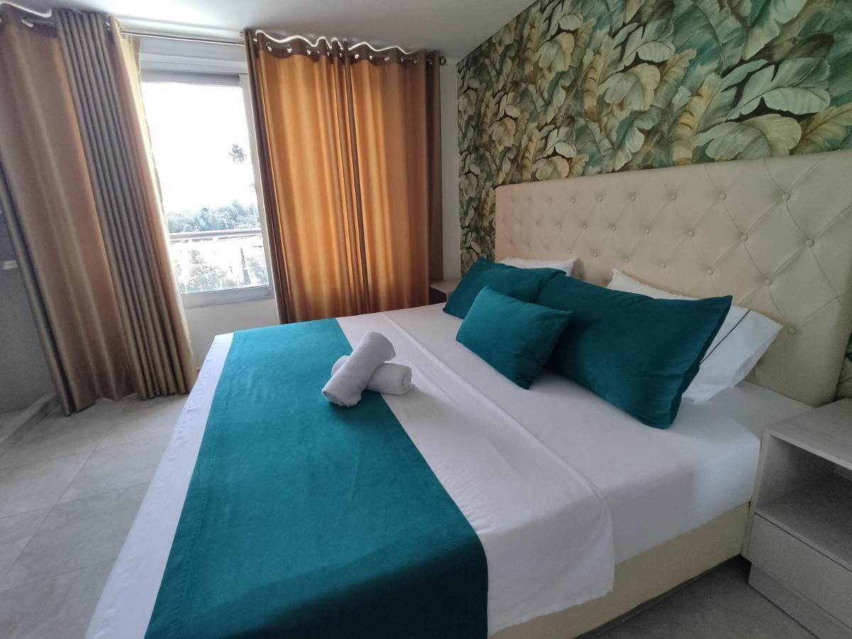 Hotel Aguas Abiertas Guatapé エクステリア 写真