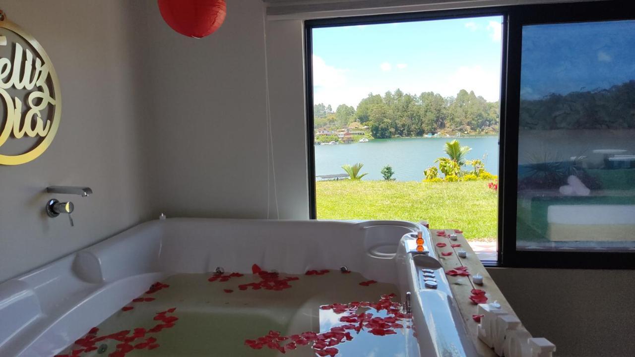 Hotel Aguas Abiertas Guatapé エクステリア 写真