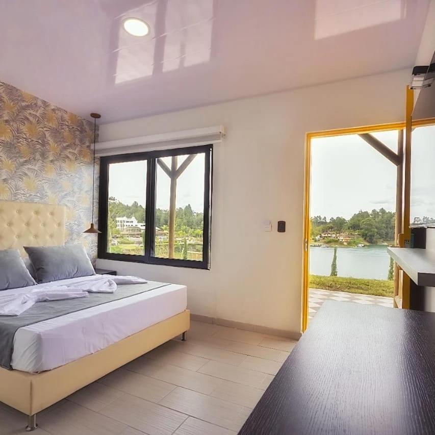 Hotel Aguas Abiertas Guatapé エクステリア 写真
