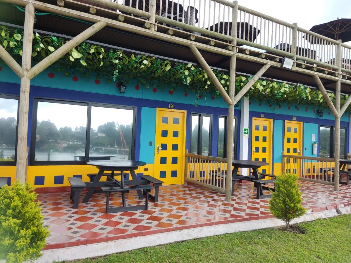 Hotel Aguas Abiertas Guatapé エクステリア 写真
