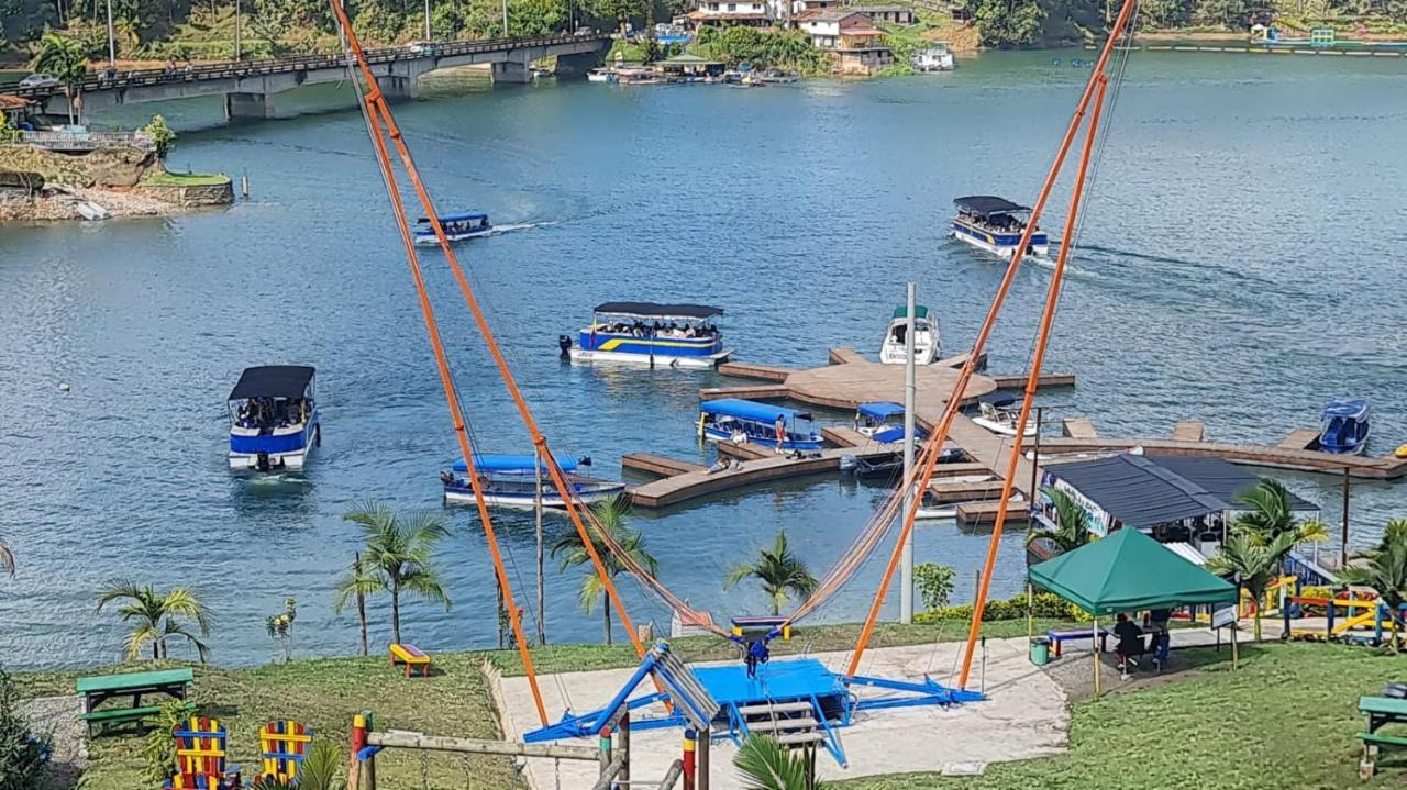 Hotel Aguas Abiertas Guatapé エクステリア 写真