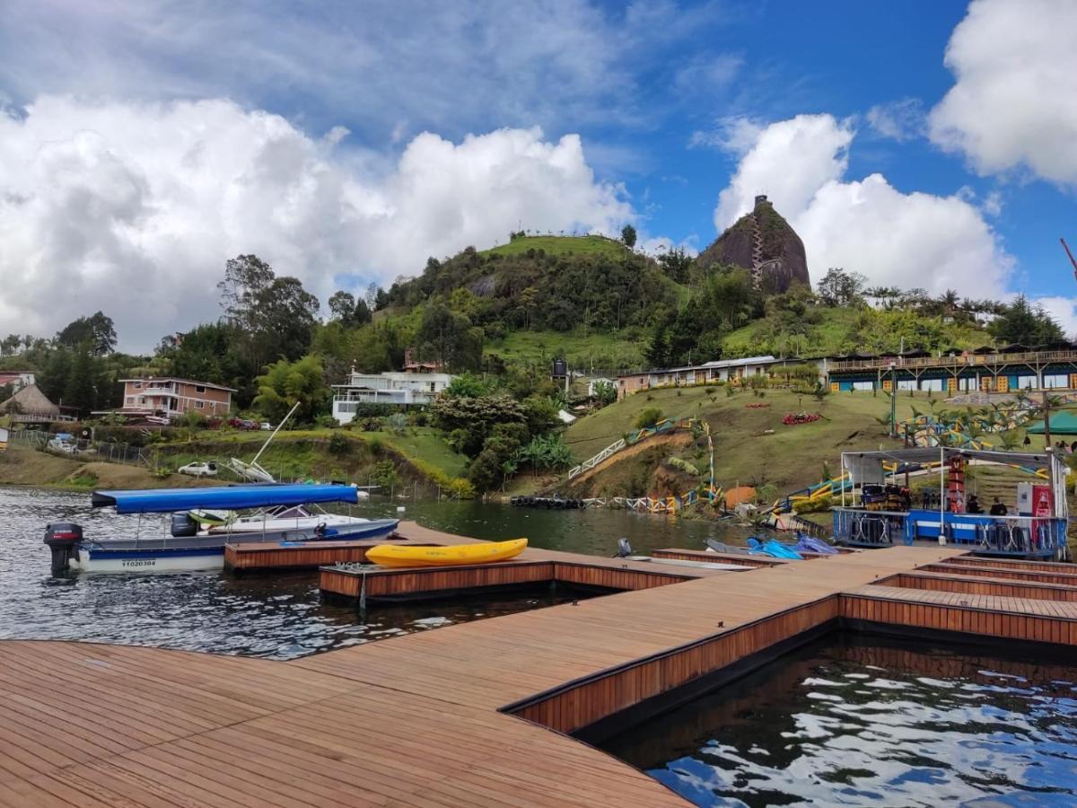 Hotel Aguas Abiertas Guatapé エクステリア 写真