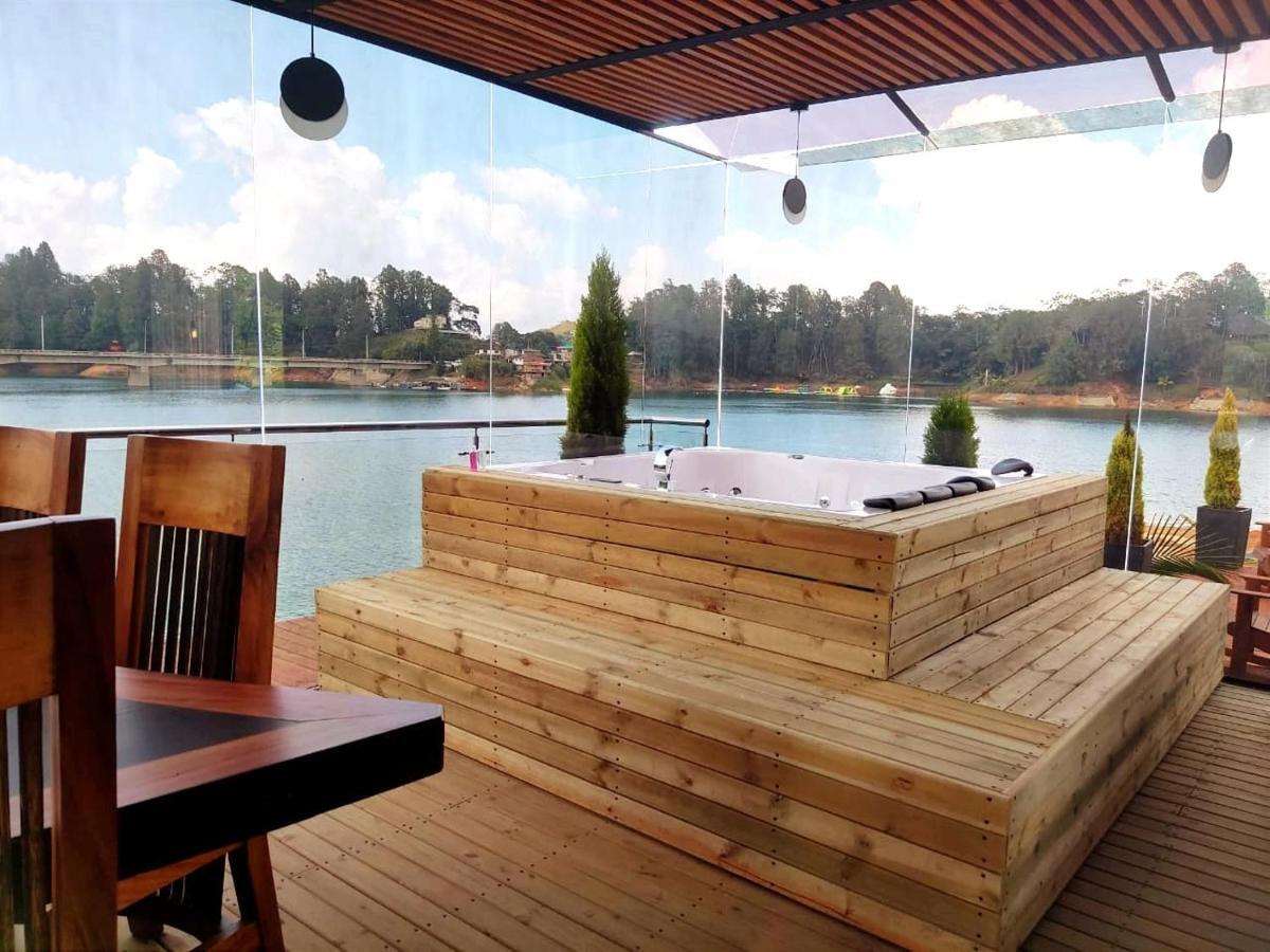 Hotel Aguas Abiertas Guatapé エクステリア 写真