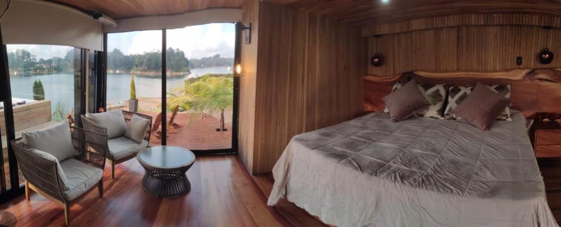 Hotel Aguas Abiertas Guatapé エクステリア 写真