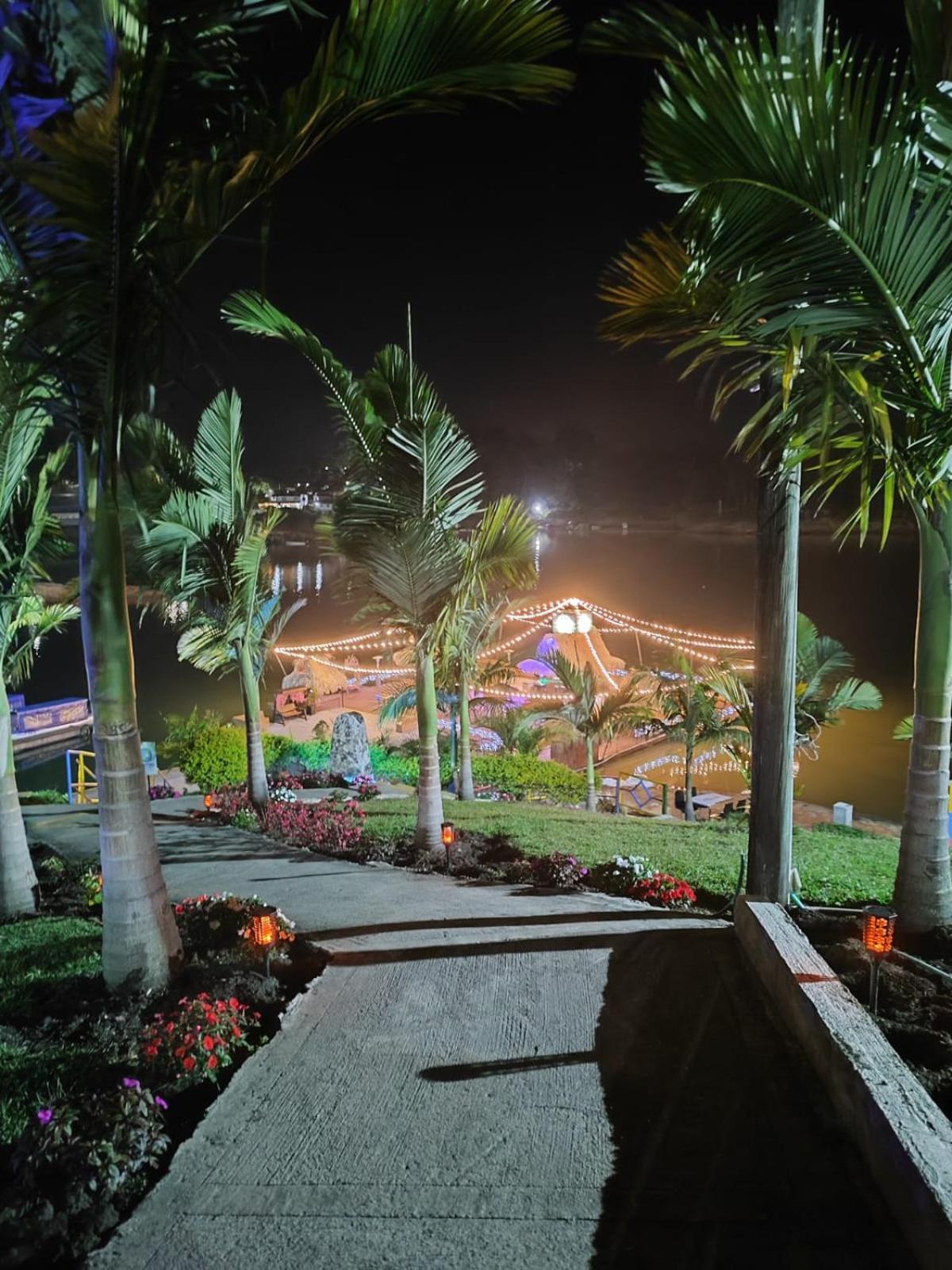 Hotel Aguas Abiertas Guatapé エクステリア 写真