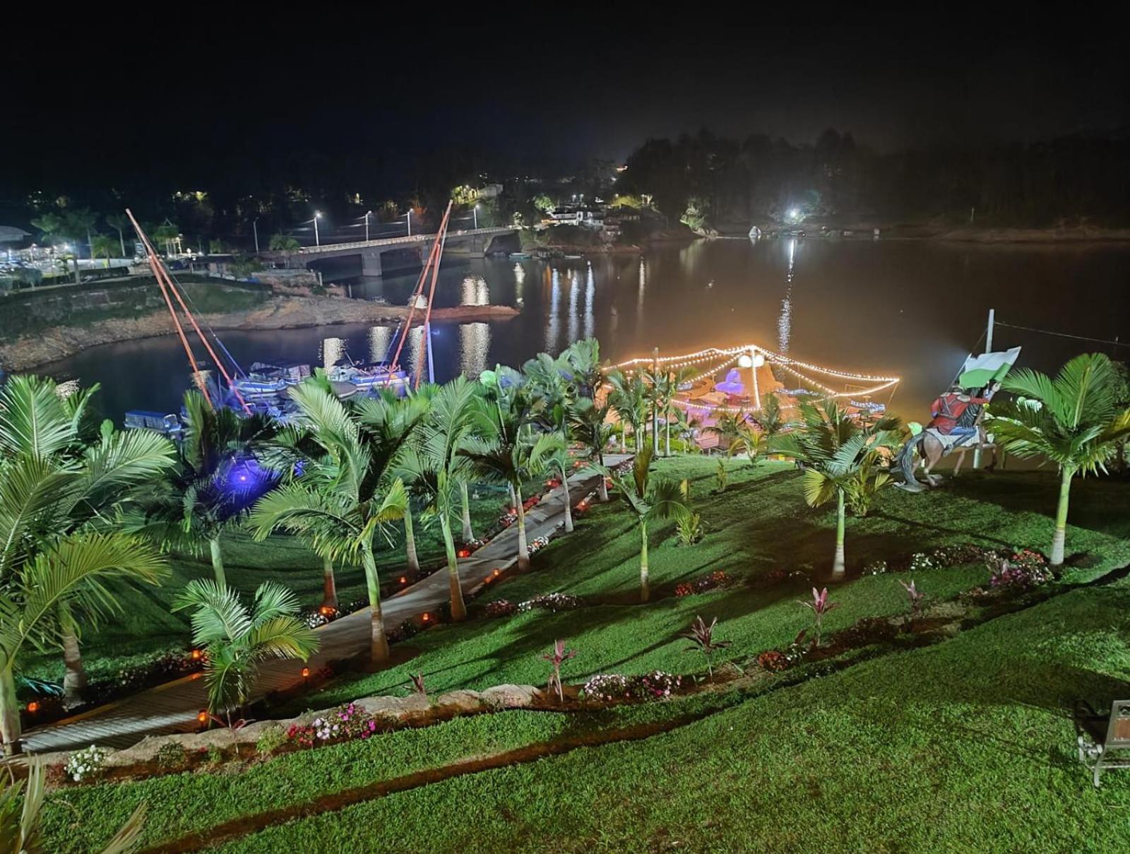 Hotel Aguas Abiertas Guatapé エクステリア 写真