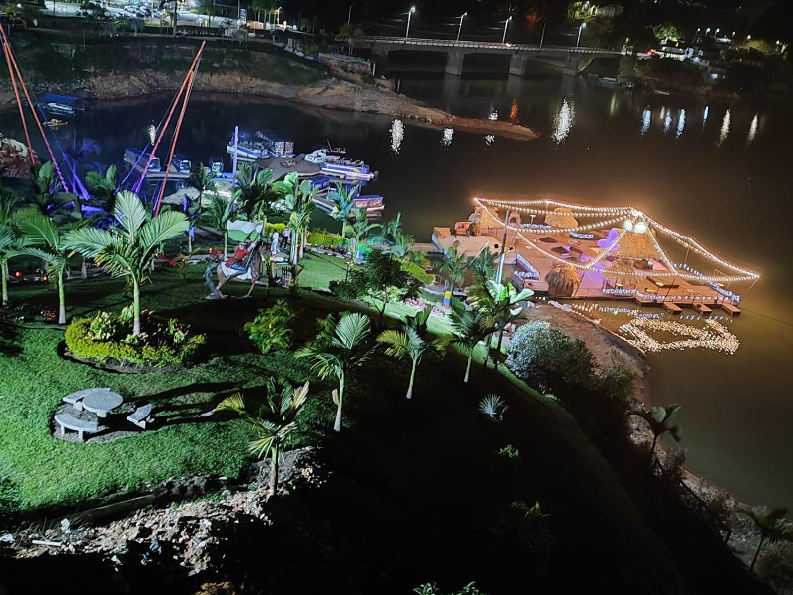 Hotel Aguas Abiertas Guatapé エクステリア 写真
