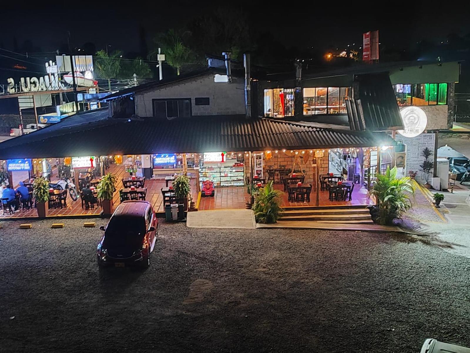 Hotel Aguas Abiertas Guatapé エクステリア 写真