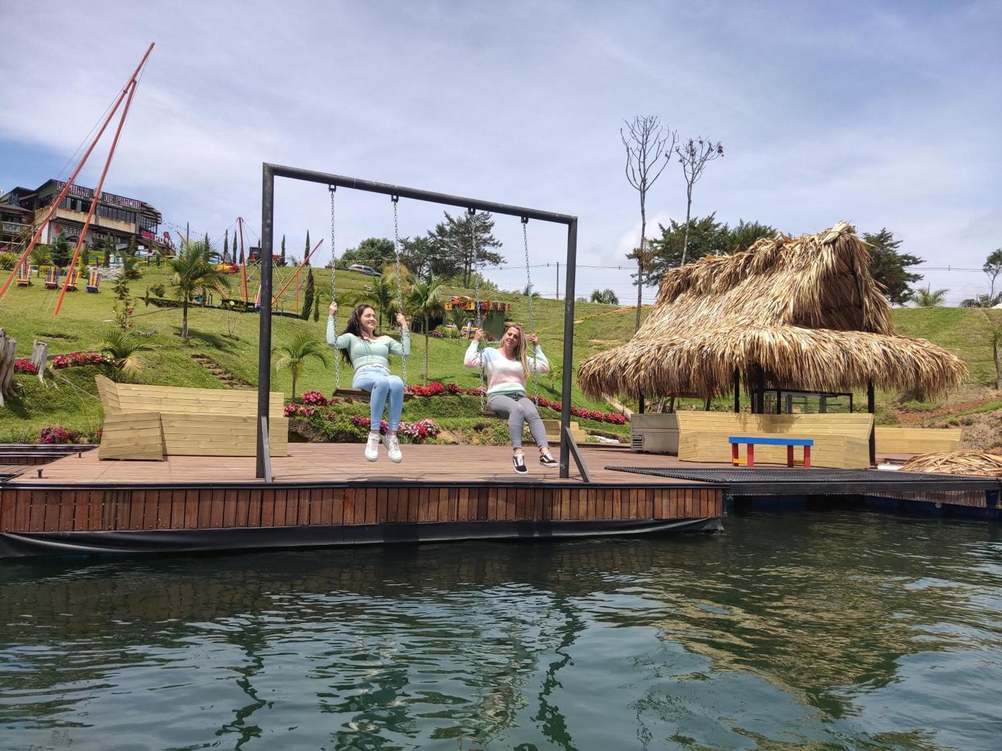 Hotel Aguas Abiertas Guatapé エクステリア 写真