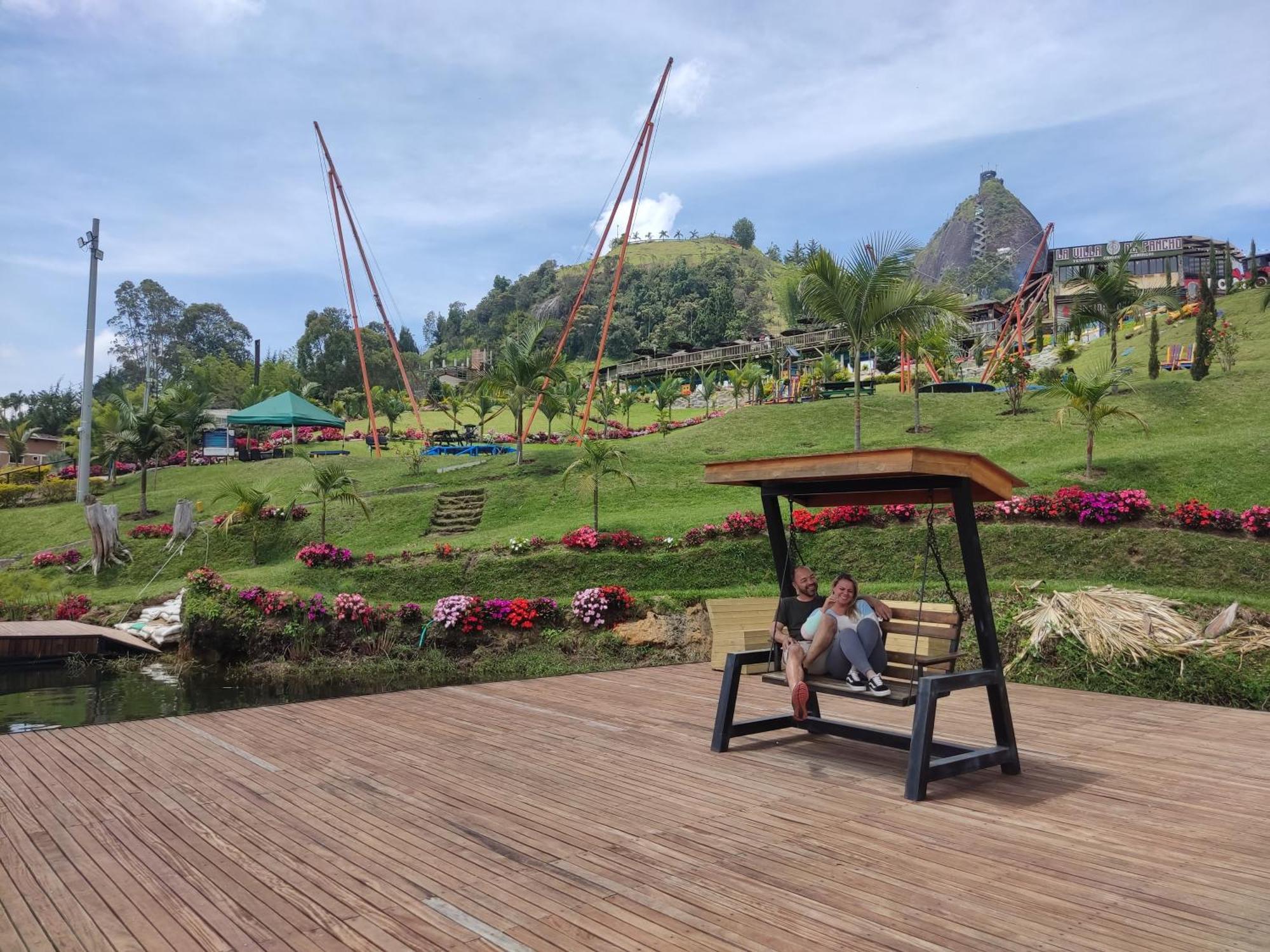 Hotel Aguas Abiertas Guatapé エクステリア 写真