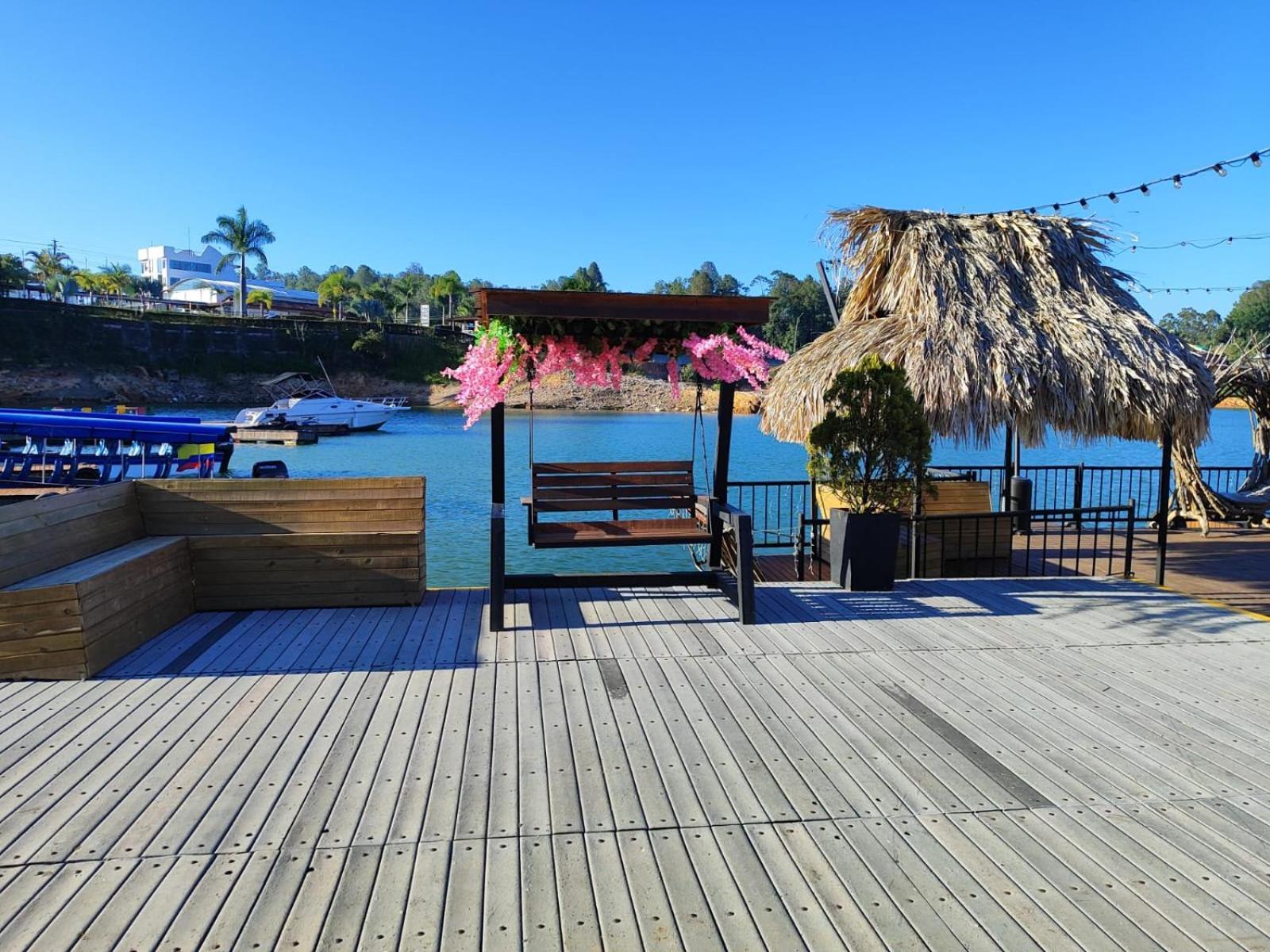 Hotel Aguas Abiertas Guatapé エクステリア 写真