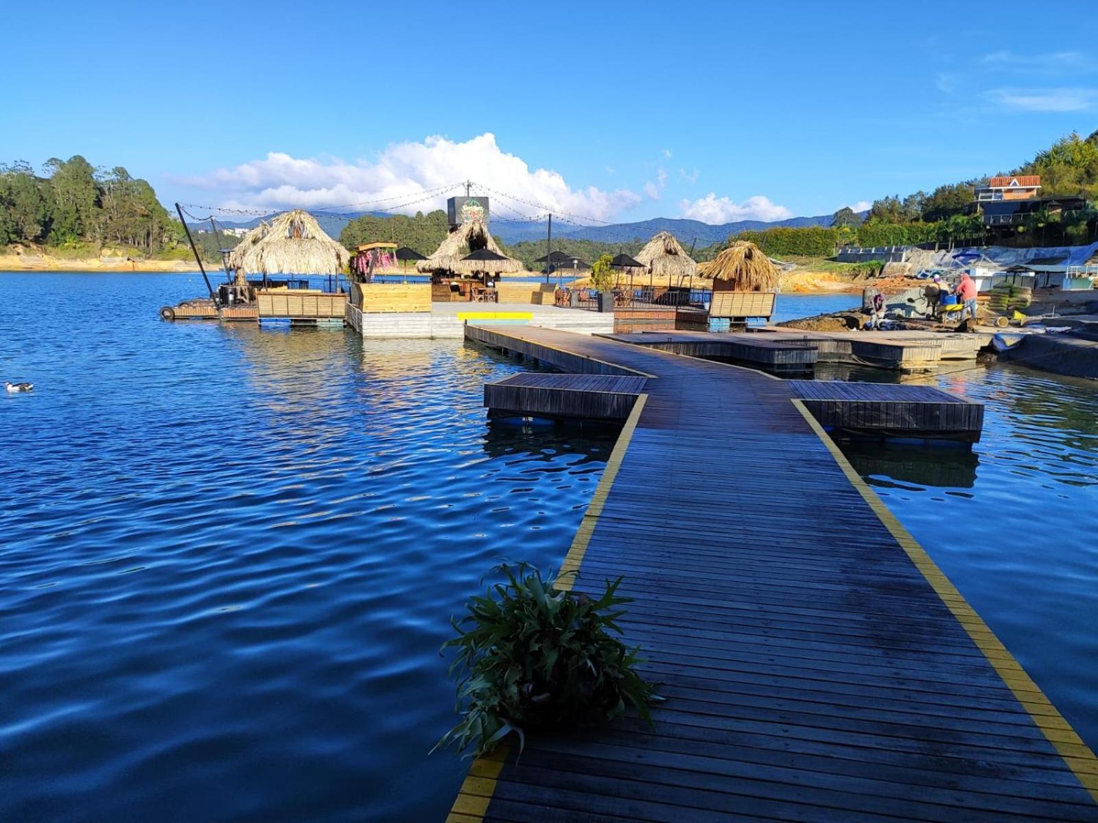 Hotel Aguas Abiertas Guatapé エクステリア 写真